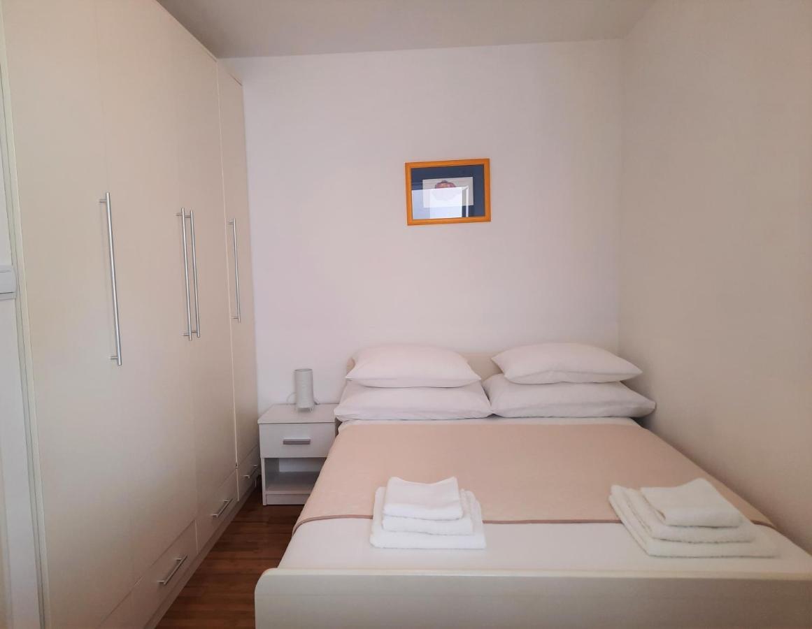 Apartment Mato Барбарига Екстериор снимка