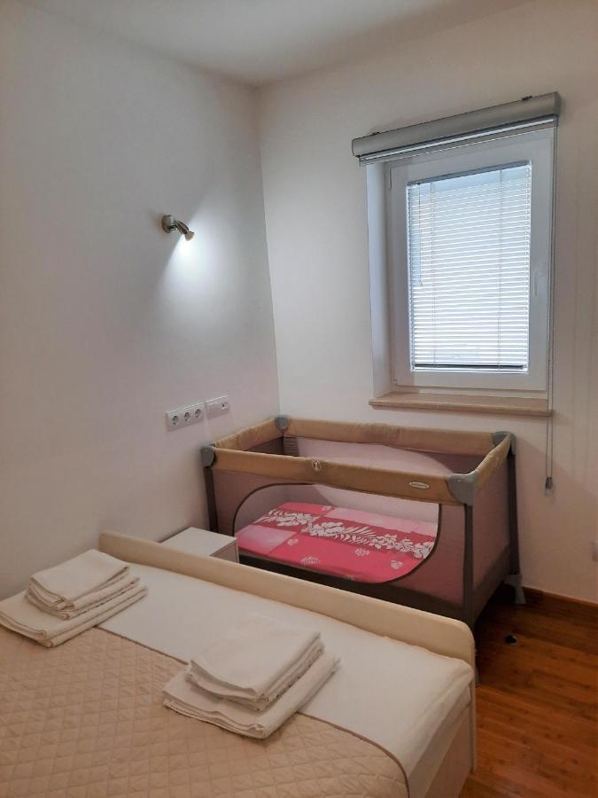 Apartment Mato Барбарига Екстериор снимка