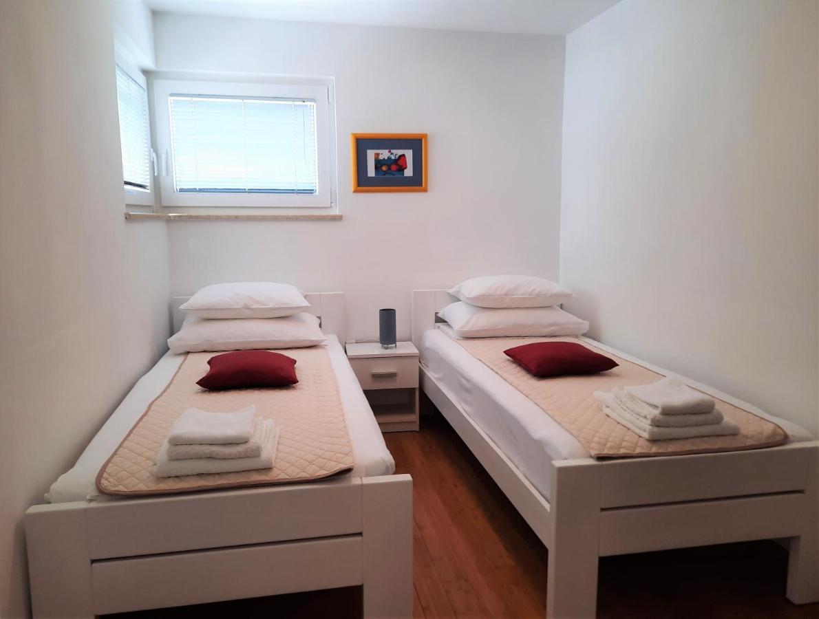 Apartment Mato Барбарига Екстериор снимка